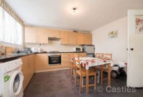 3 bedroom Flat for s...